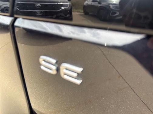 Deep Black Pearl 2025 Volkswagen Atlas 2.0T Peak Edition