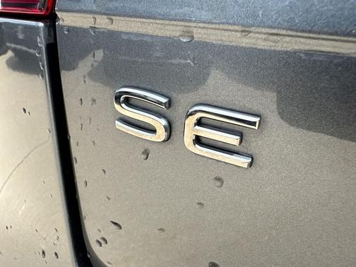 Platinum Gray Metallic 2022 Volkswagen Tiguan 2.0T SE 4MOTION