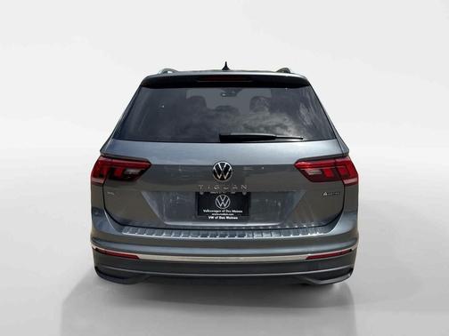 Platinum Gray Metallic 2022 Volkswagen Tiguan 2.0T SE 4MOTION