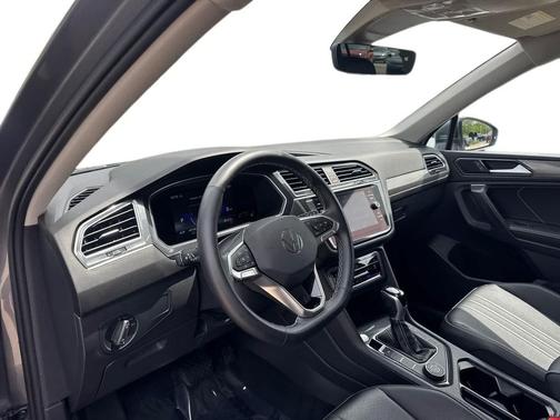 Platinum Gray Metallic 2022 Volkswagen Tiguan 2.0T SE 4MOTION