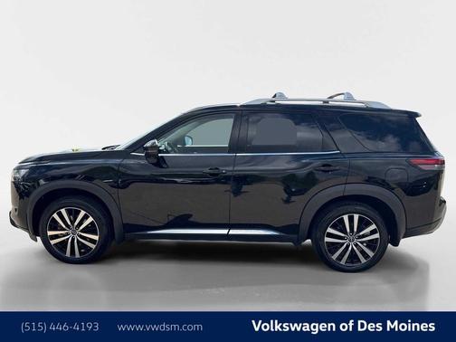 Super Black 2023 Nissan Pathfinder Platinum 4WD