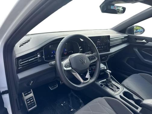 Pure White 2025 Volkswagen Jetta 1.5T Sport