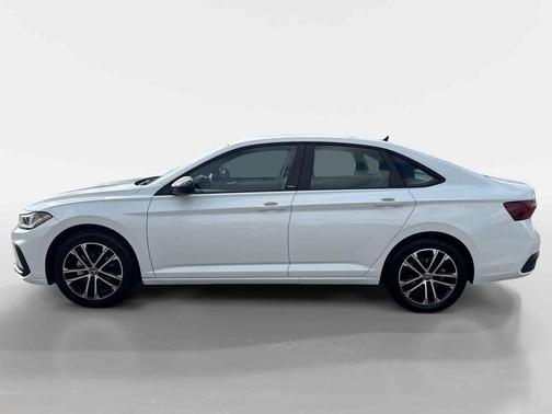Pure White 2025 Volkswagen Jetta 1.5T Sport