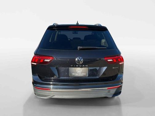 Deep Black Pearl 2023 Volkswagen Tiguan 2.0T S 4MOTION