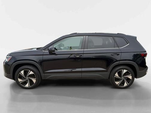 Deep Black Pearl 2025 Volkswagen Taos 1.5T SE