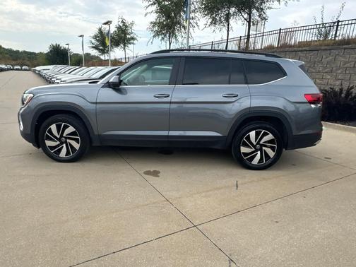2025 Volkswagen Atlas 2.0T SE w/Technology 4MOTION
