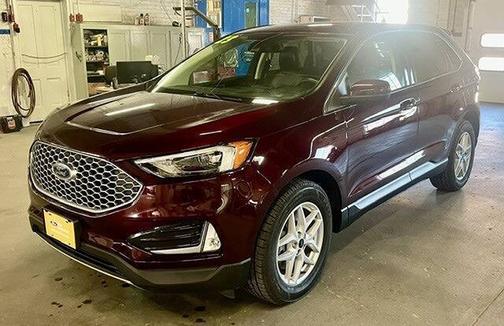 BURGUNDY VELVET MET TINT CC 2023 Ford Edge SEL