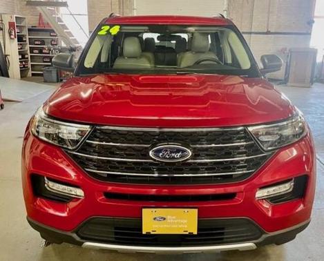 RAPID RED MET TINTED CC 2024 Ford Explorer XLT
