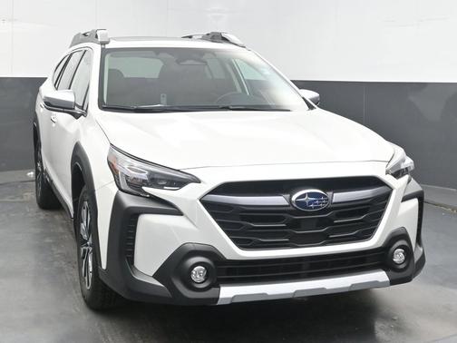 Crystal White Pearl 2025 Subaru Outback Touring XT