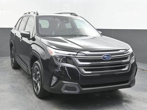 Crystal Black Silica 2025 Subaru Forester Limited Hybrid