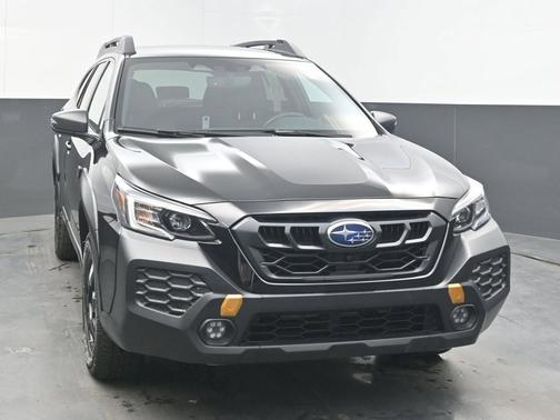 Crystal Black Silica 2024 Subaru Outback Wilderness