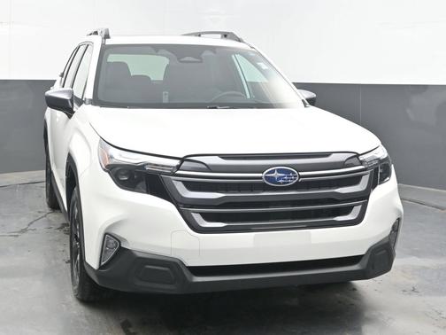 Crystal White Pearl 2026 Subaru Forester Premium