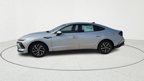 Aero Silver 2026 Hyundai SONATA Hybrid Base