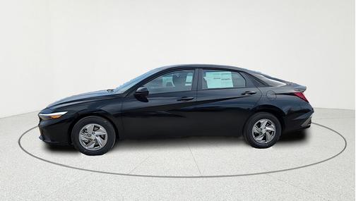 Abyss Black 2026 Hyundai ELANTRA SE