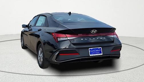Abyss Black 2026 Hyundai ELANTRA SE