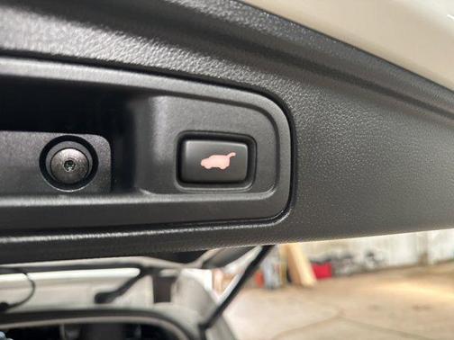 2022 Honda Pilot Touring 8-Passenger