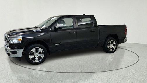 Diamond Black Crystal Pearlcoat 2024 RAM 1500 Laramie