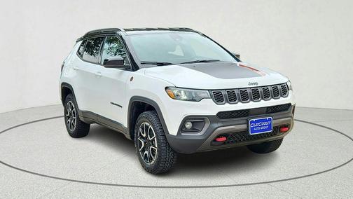 Bright White Clearcoat 2025 Jeep Compass Trailhawk