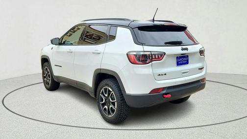 Bright White Clearcoat 2025 Jeep Compass Trailhawk