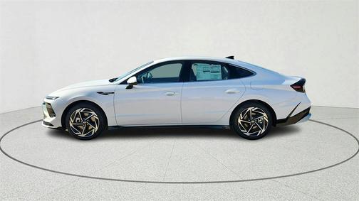 2026 Hyundai SONATA SEL