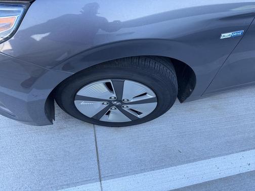 2017 Hyundai IONIQ Hybrid Blue