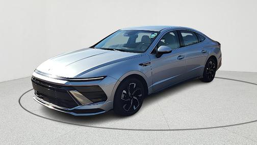 Aero Silver 2024 Hyundai SONATA SEL