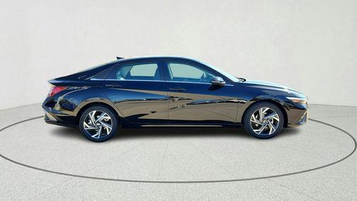 Abyss Black 2026 Hyundai ELANTRA Limited