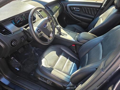 2017 Ford Taurus SEL