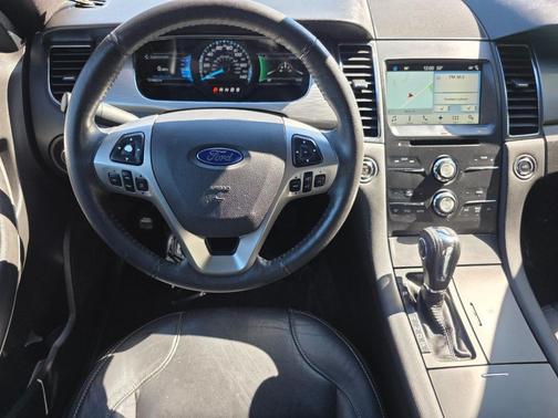 2017 Ford Taurus SEL