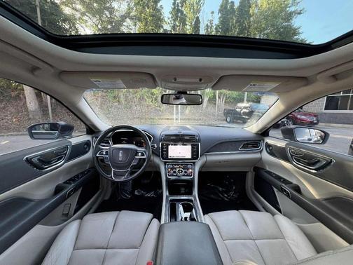 2017 Lincoln Continental Select