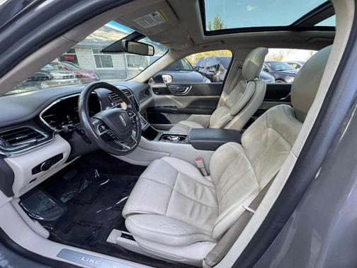 2017 Lincoln Continental Select
