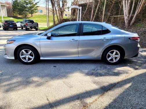 2019 Toyota Camry Hybrid LE