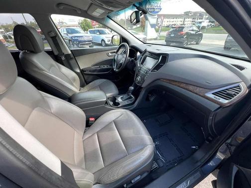 2017 Hyundai SANTA FE Limited