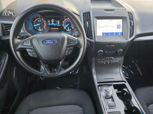 2020 Ford Edge SE