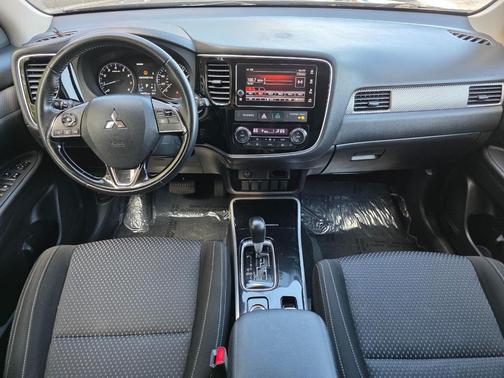 2018 Mitsubishi Outlander SE