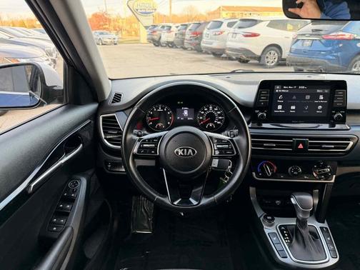 2021 Kia Seltos S