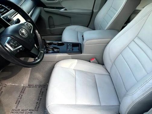 2016 Toyota Camry Hybrid LE