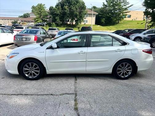 2016 Toyota Camry Hybrid LE