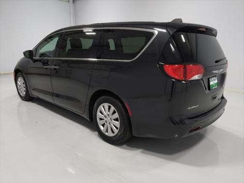 2020 Chrysler Voyager L