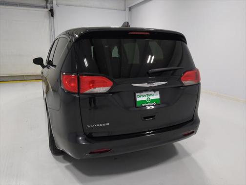 2020 Chrysler Voyager L