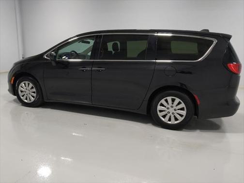 2020 Chrysler Voyager L