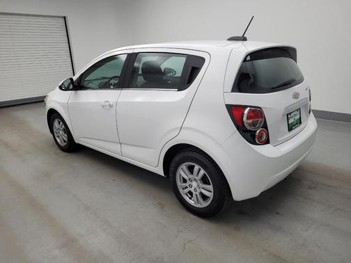 Summit White 2016 Chevrolet Sonic LT