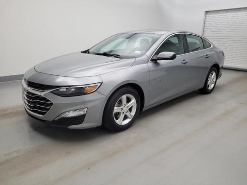 Sterling Gray Metallic 2024 Chevrolet Malibu FWD 1LT
