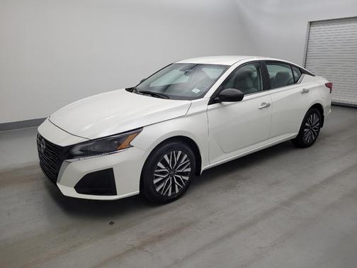 Pearl White Tricoat 2024 Nissan Altima 2.5 SV