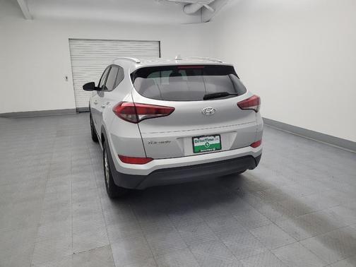 2017 Hyundai TUCSON SE Plus