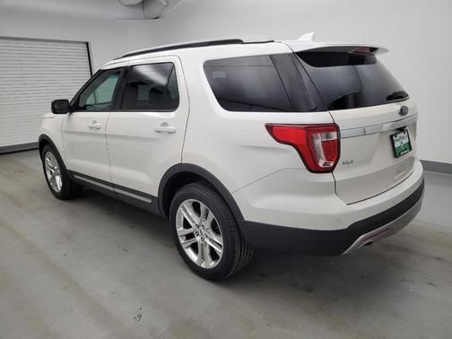 White 2016 Ford Explorer XLT