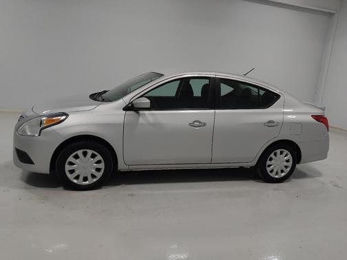 Brilliant Silver Metallic 2019 Nissan Versa 1.6 SV