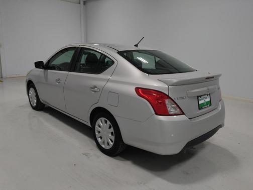 Brilliant Silver Metallic 2019 Nissan Versa 1.6 SV