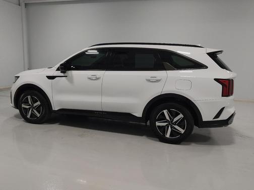Glacial White Pearl 2023 Kia Sorento S