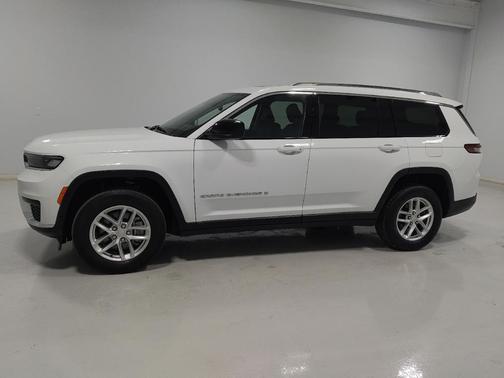 Bright White Clearcoat 2023 Jeep Grand Cherokee L Laredo